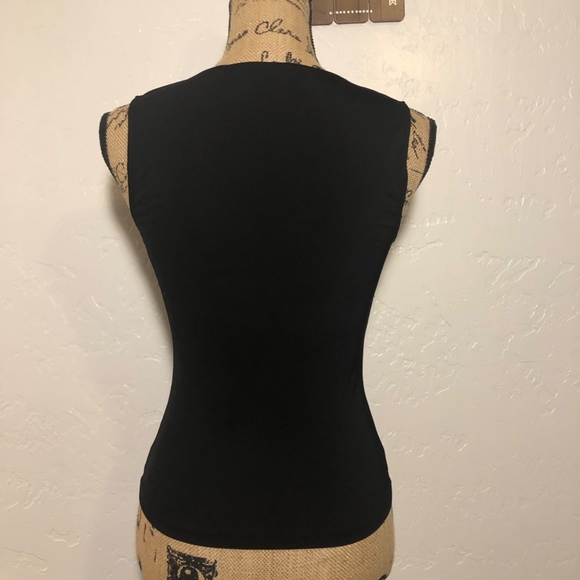 Rampage V-neck, keyhole front blouse, size medium - Picture 5 of 5